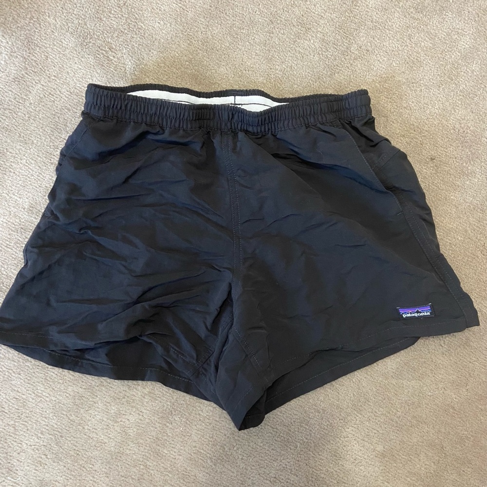 Women’s Patagonia 5 inseam shorts.